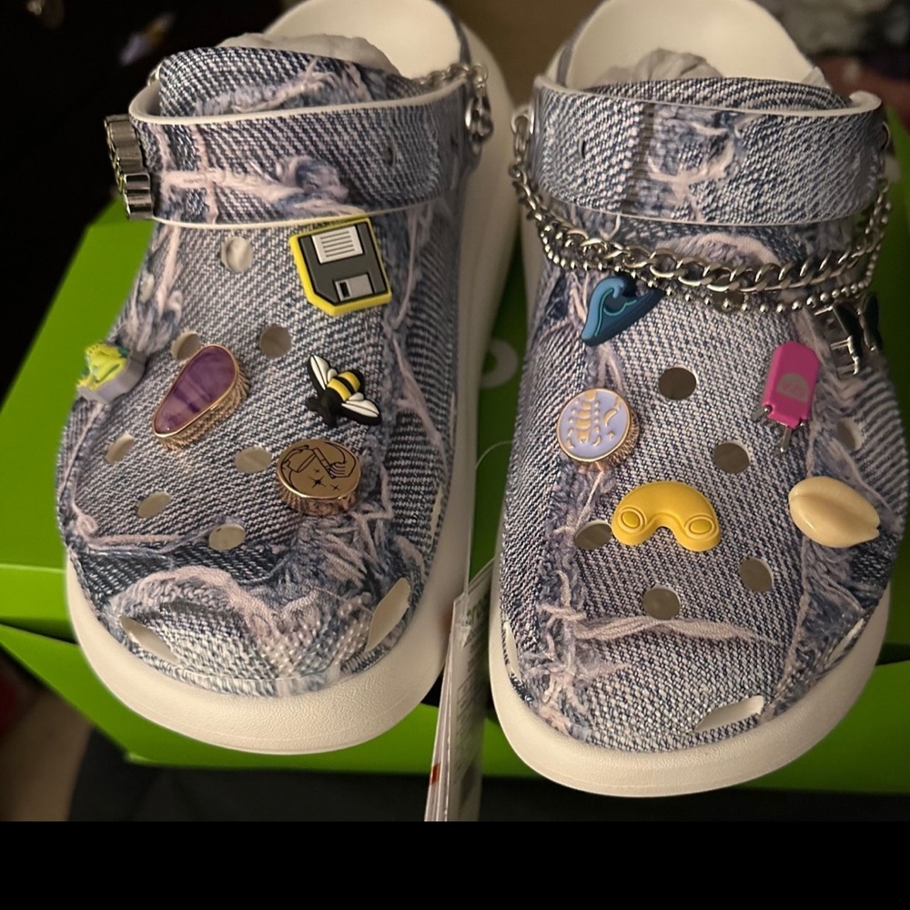 SZA X CROCS